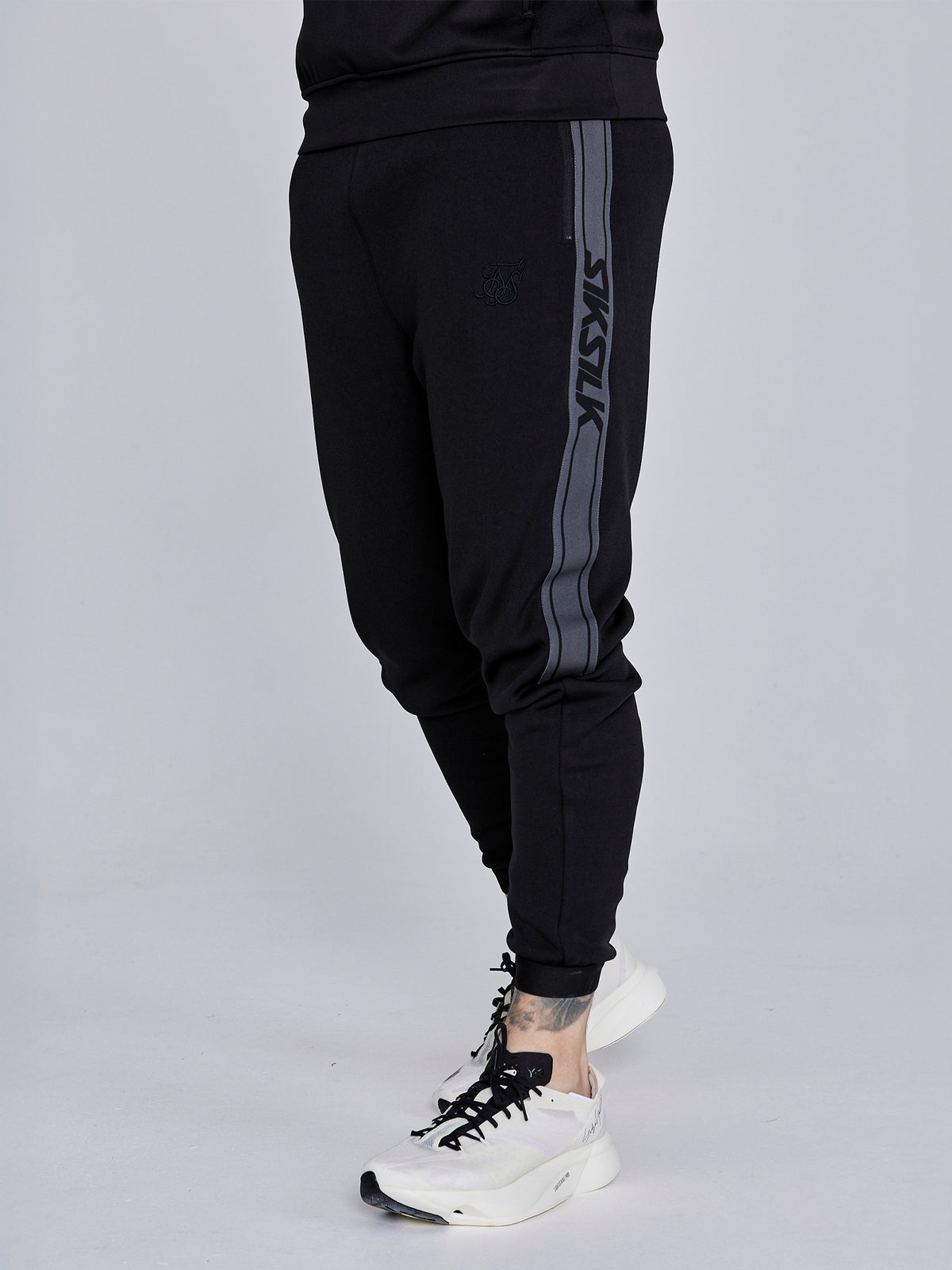 pants / Muscle Fit Joggers