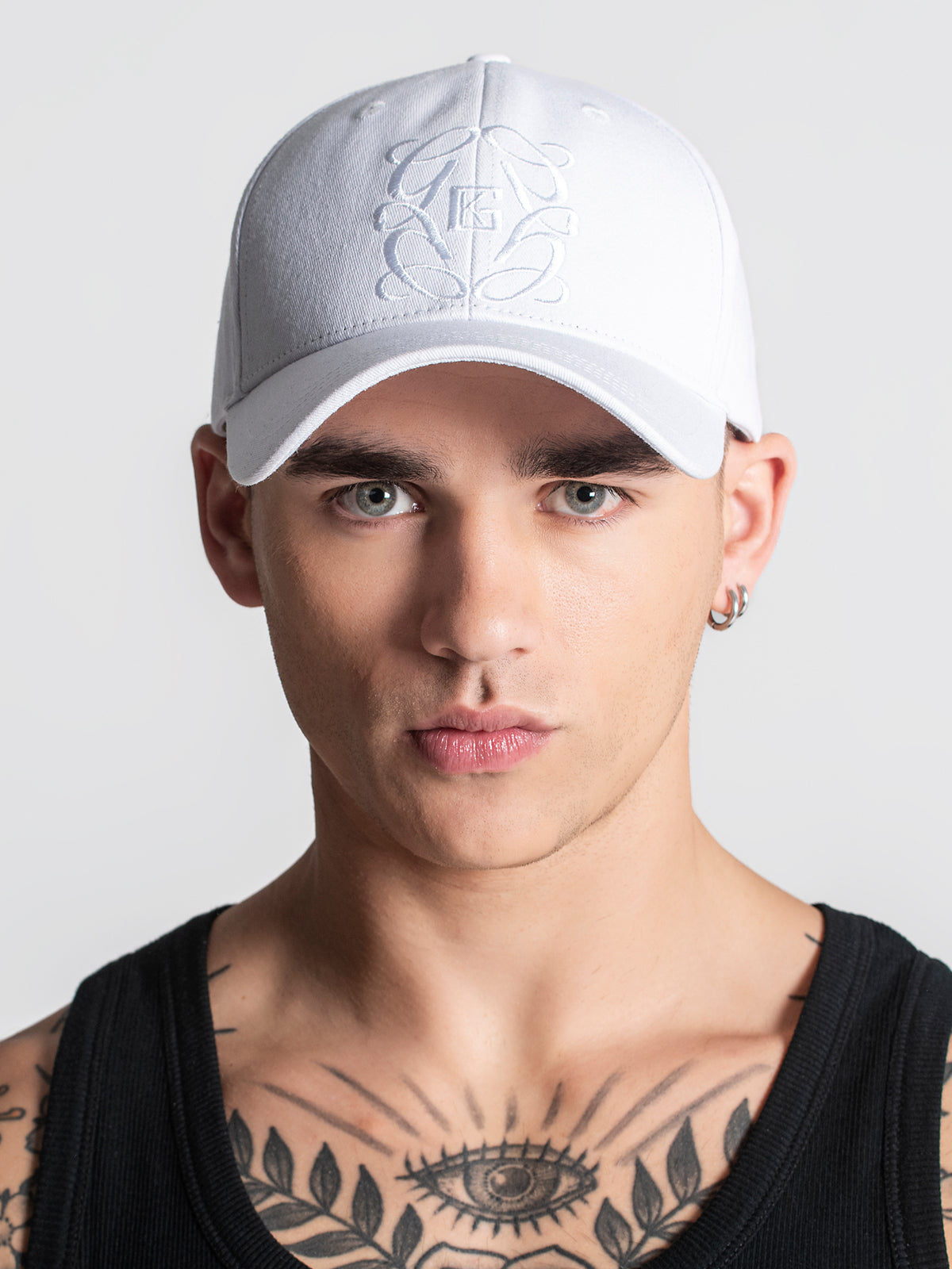 caps / White Nouveau Cap