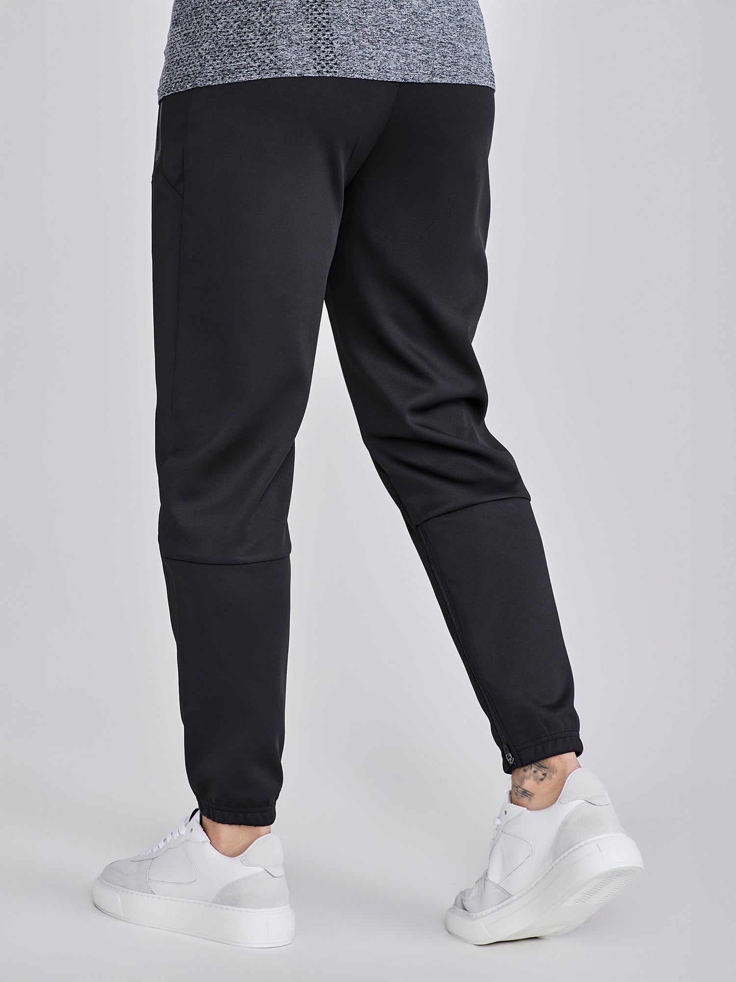 joggers / Tapered Joggers