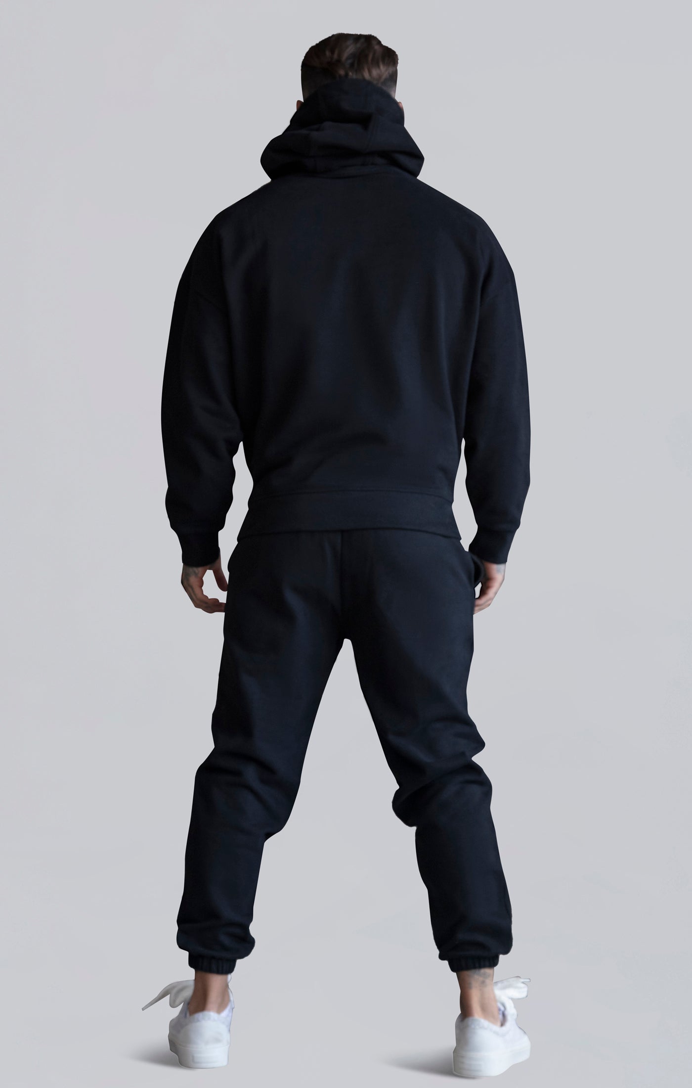 Black Pullover Hoodie (4)