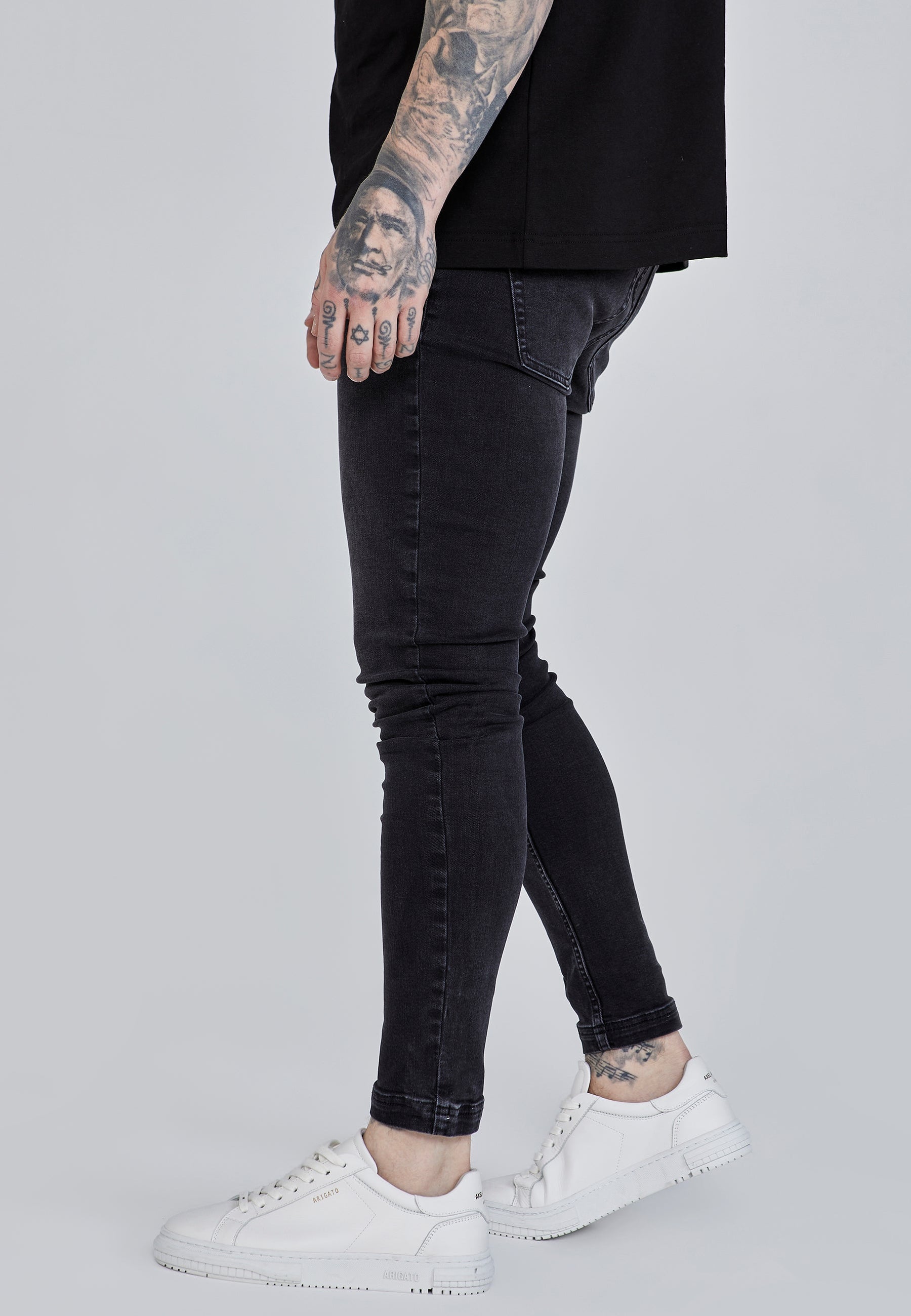 Washed Black Skinny Jeans (2)