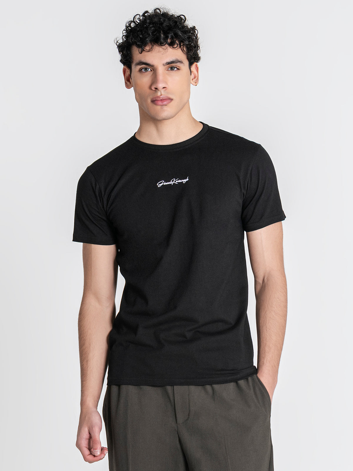 t-shirts / Black Signature Tee