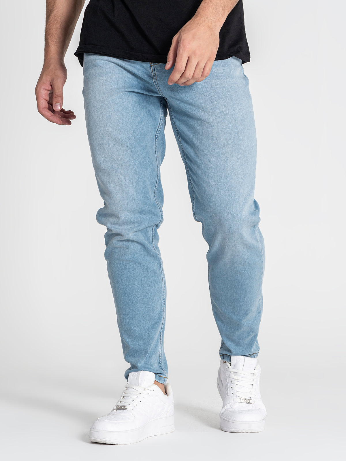 jeans / Light Blue Carrot Leg Jeans