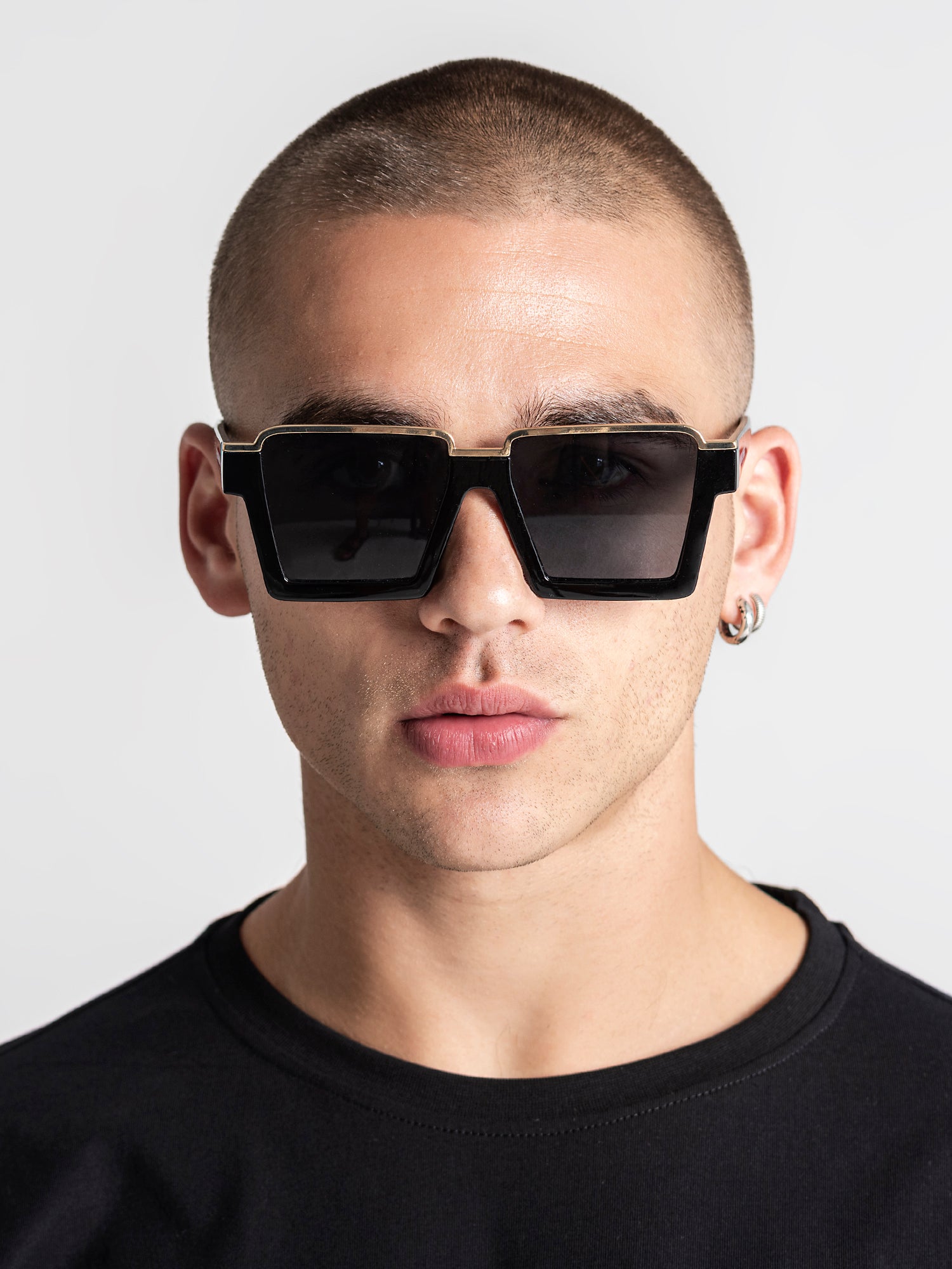 sunglasses / Black Visionary Sunglasses