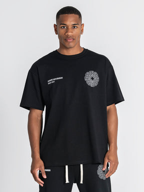 t-shirts / Black Structure Tee