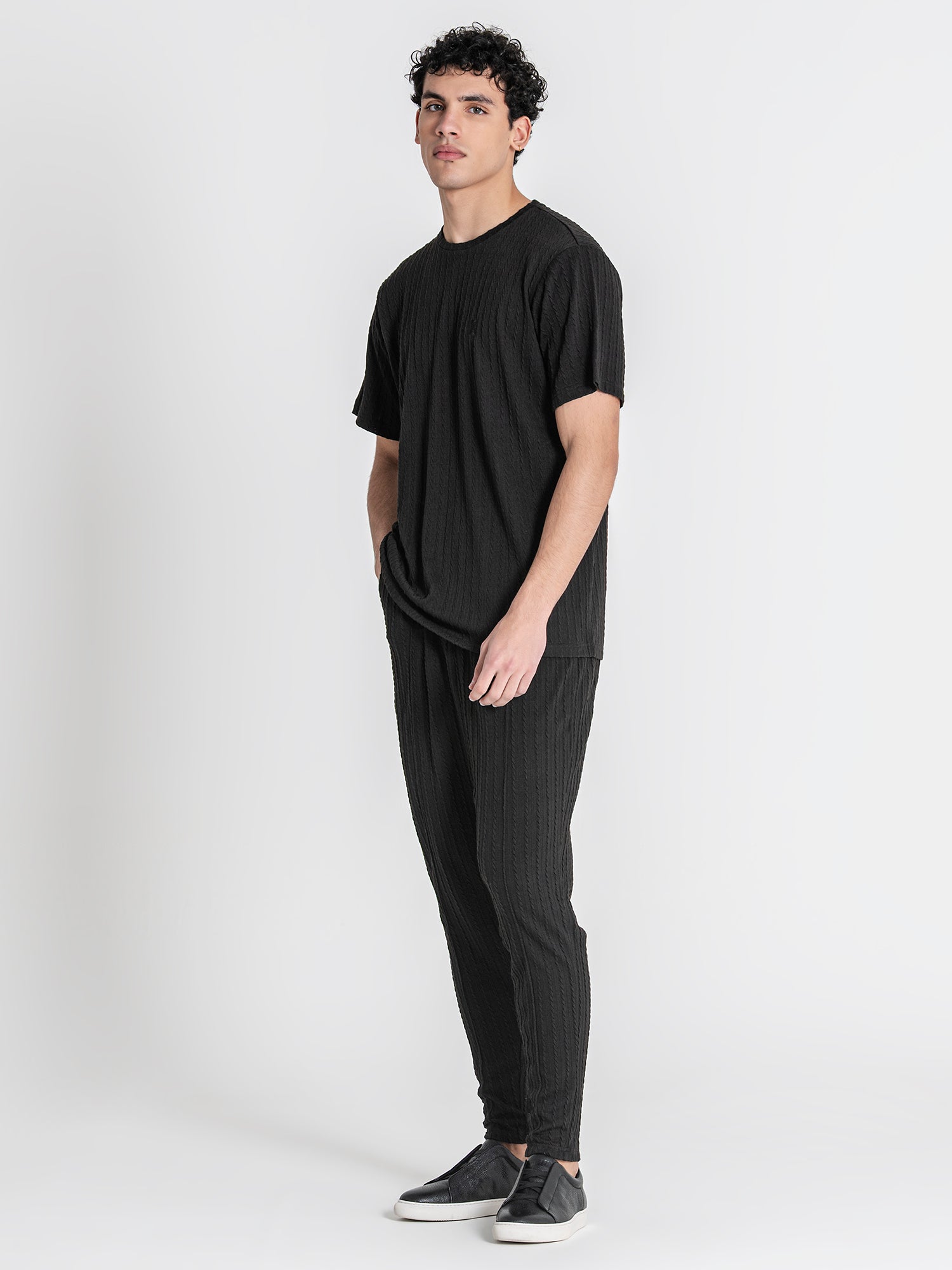t-shirts / Black Tactile Tee