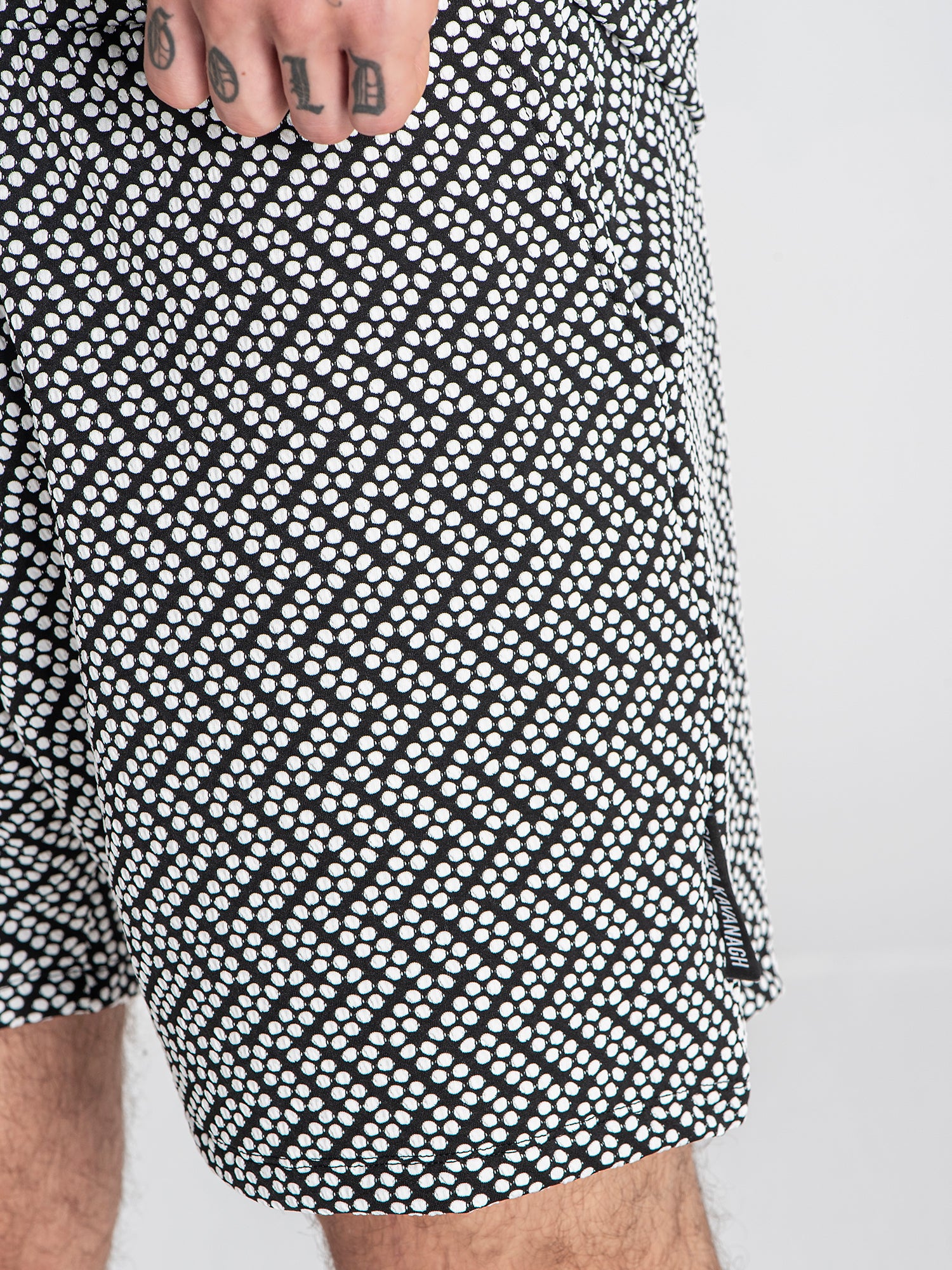 shorts / Black Vibration Shorts