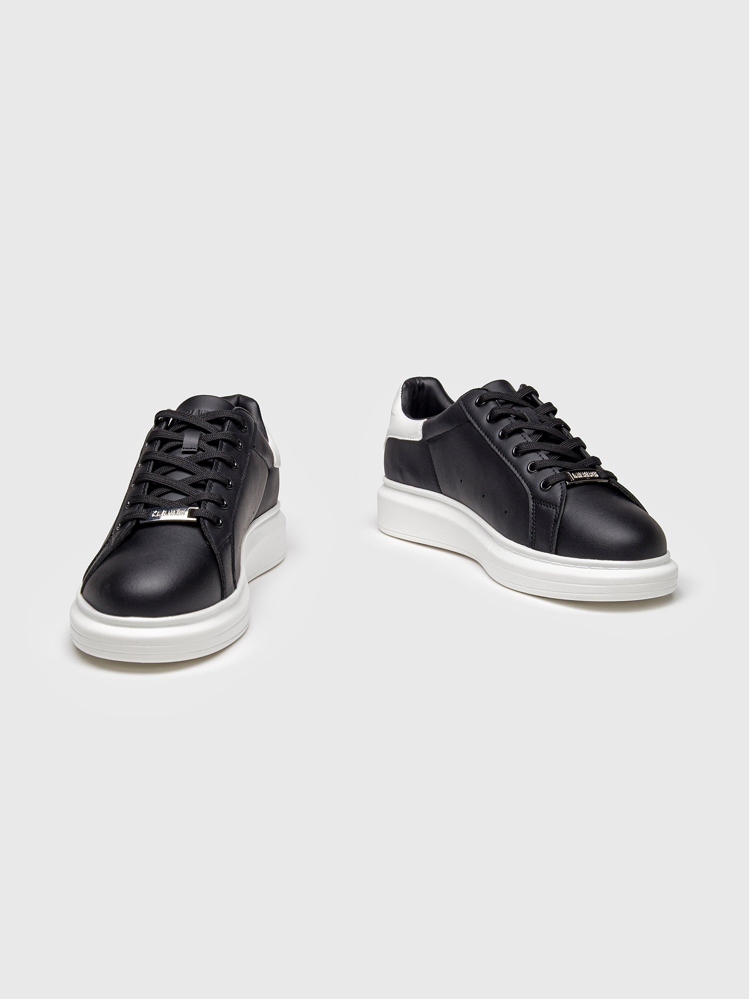 sneakers / Black Statement Upscale Sneakers