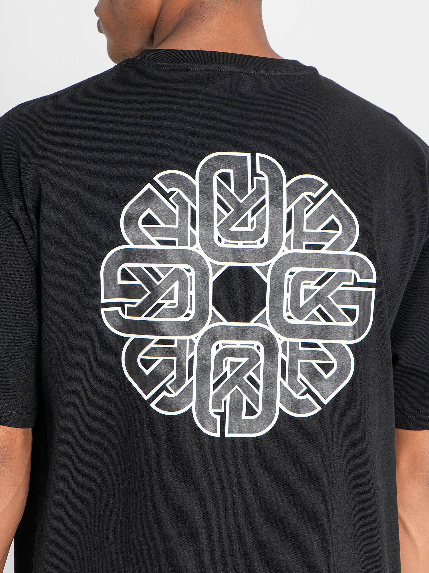 t-shirts / Black Structure Tee