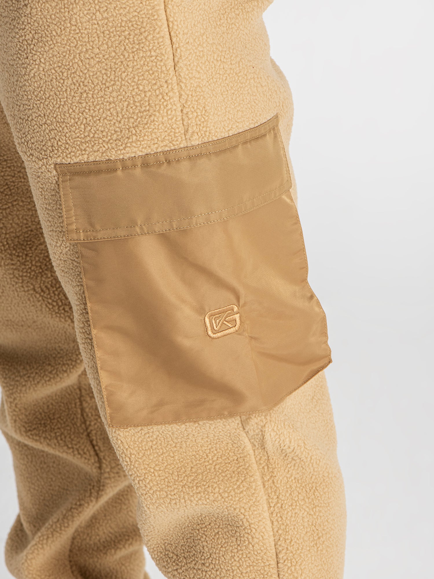 joggers / Camel Cargo Sherpa Joggers