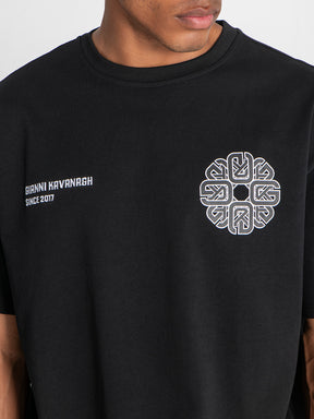 t-shirts / Black Structure Tee