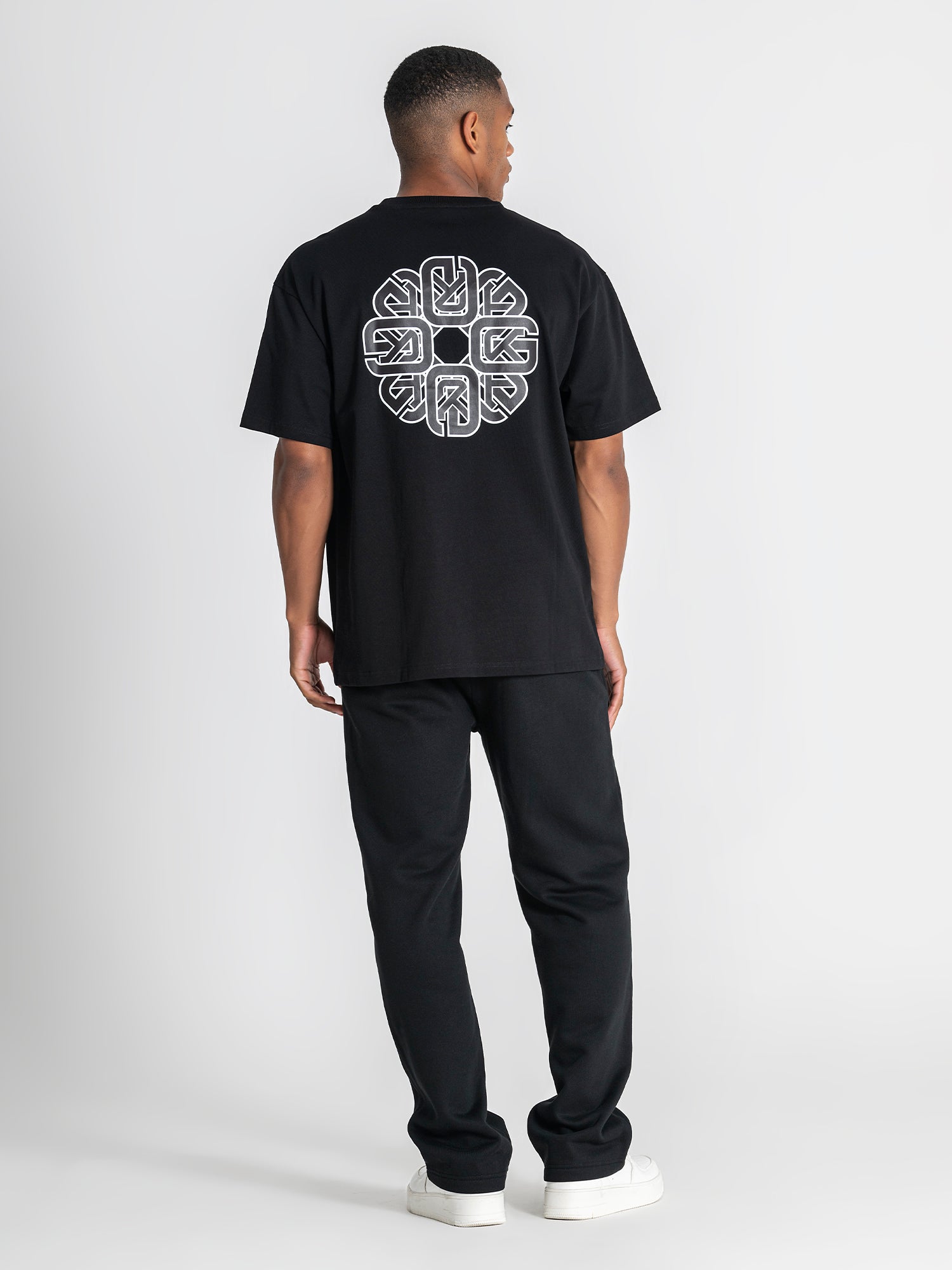 t-shirts / Black Structure Tee
