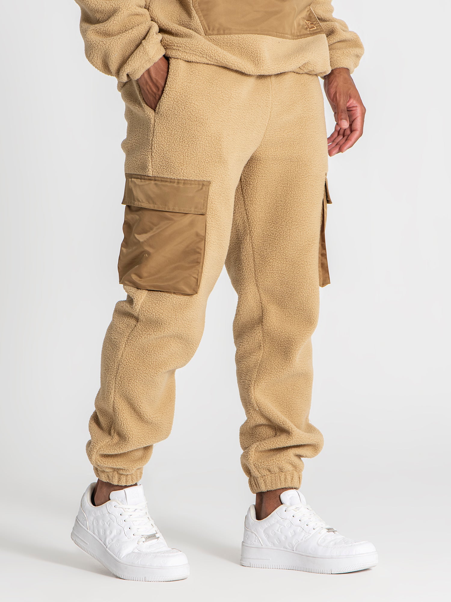 joggers / Camel Cargo Sherpa Joggers